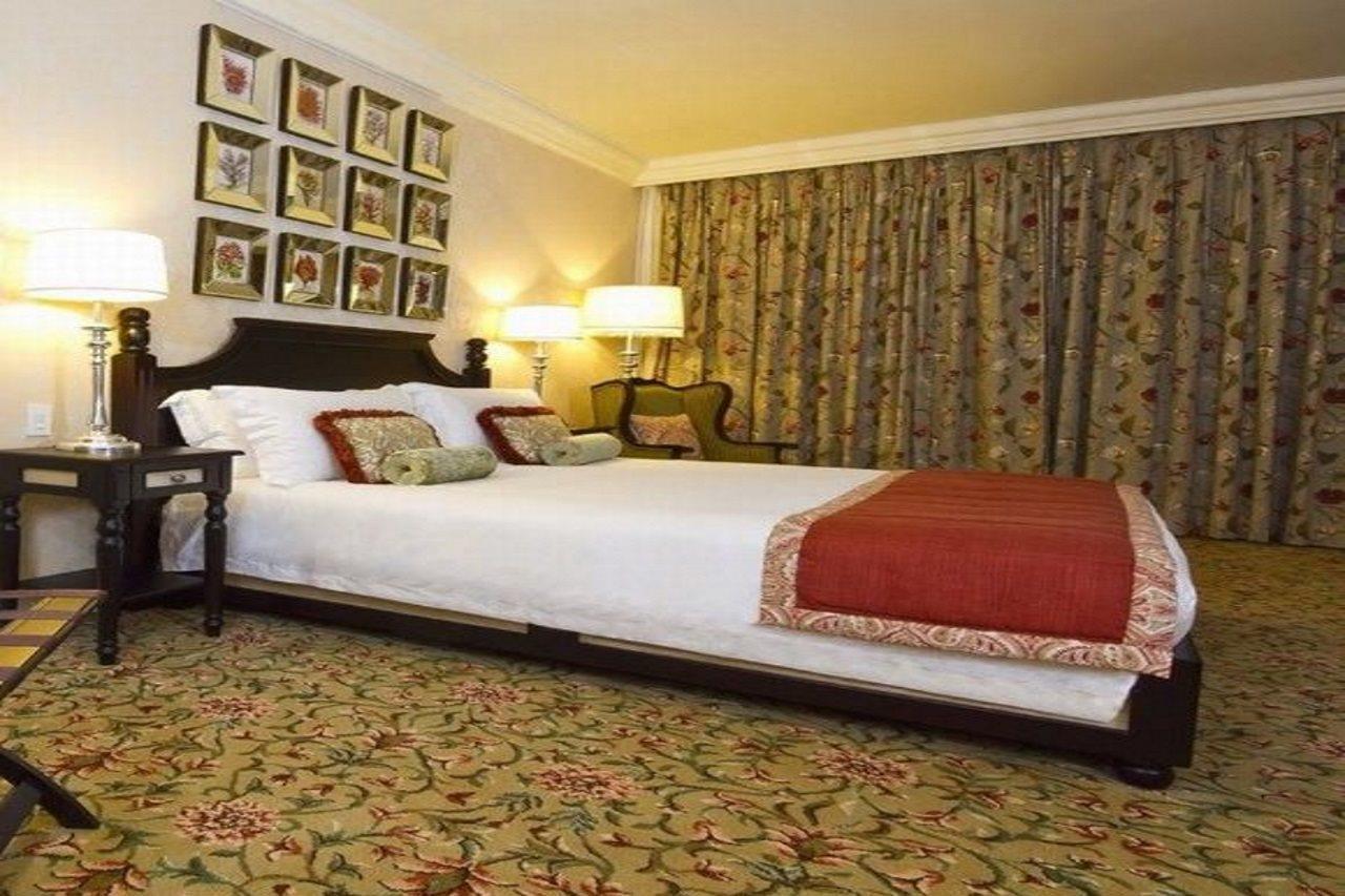 The Boardwalk Hotel, Convention Centre & Spa Порт Елизабет Екстериор снимка