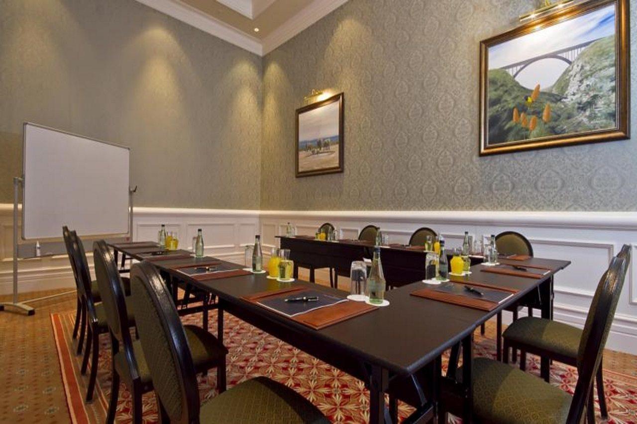 The Boardwalk Hotel, Convention Centre & Spa Порт Елизабет Екстериор снимка
